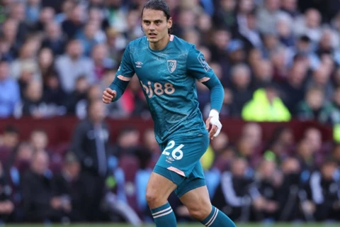  من الليجا إلى بريميرليج.. الرباط الصليبي يعاود مهاجم بورنموث